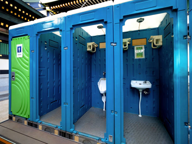 Best Portable bathroom rental  in Macon, IL